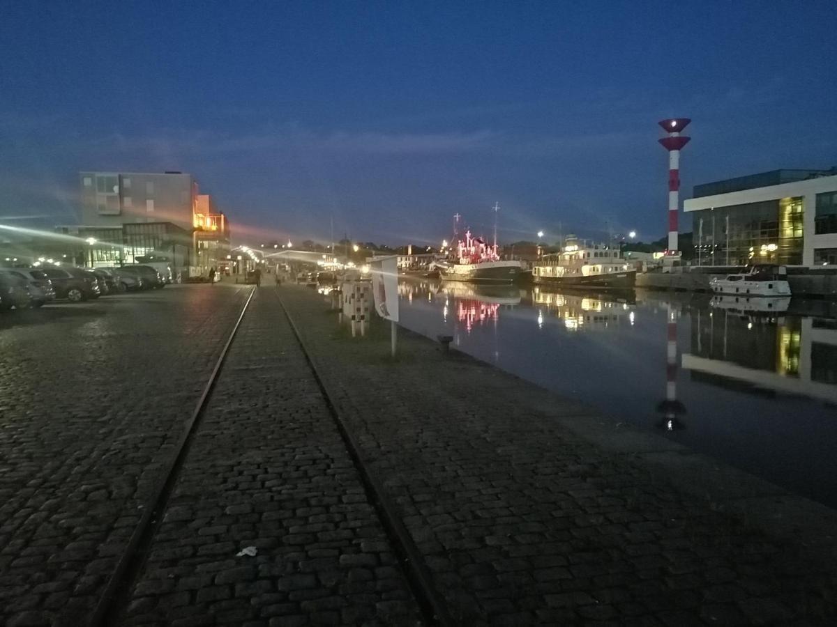 Familien Fewo Wohnung 1 Mit Kinder Spielecke Erdgeschoss An Der Muehle Am Wochenmarkt Bremerhaven Exterior foto